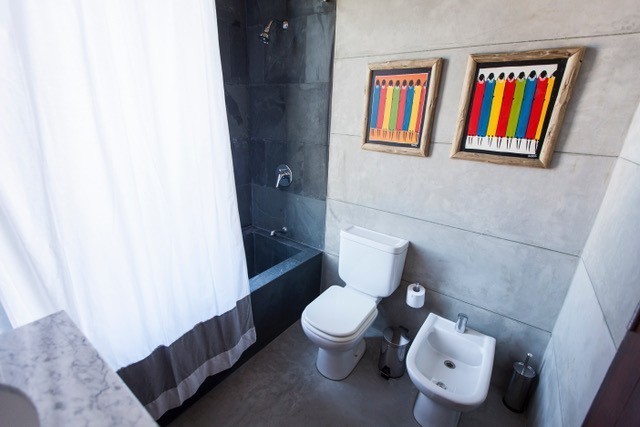 Moderna casa con pileta