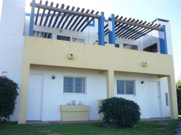 Duplex de 2 apartamentos en La Juanita frente al mar.