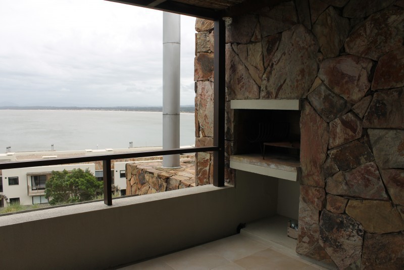 Lindo departamento en Punta Ballena con vista al mar