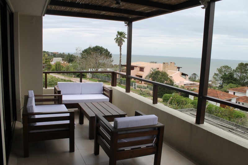 Lindo departamento en Punta Ballena con vista al mar