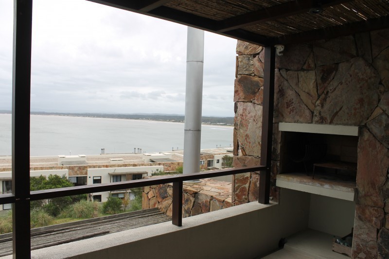 Lindo departamento en Punta Ballena con vista al mar