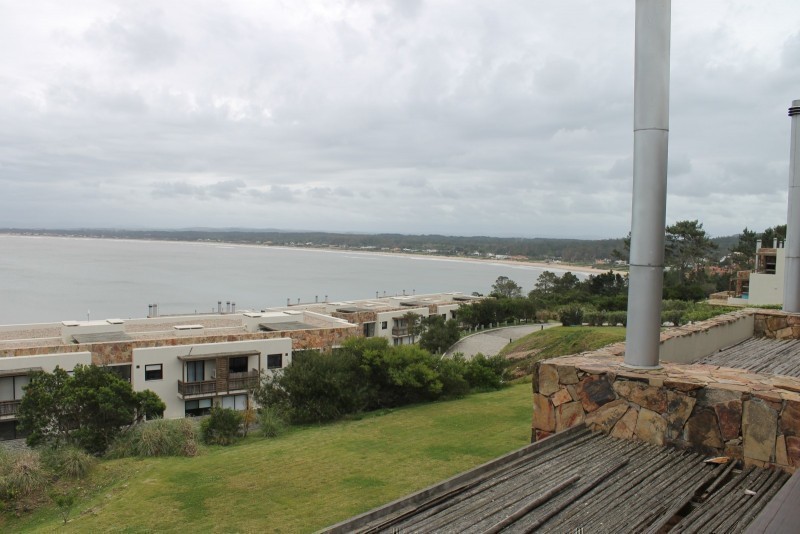Lindo departamento en Punta Ballena con vista al mar