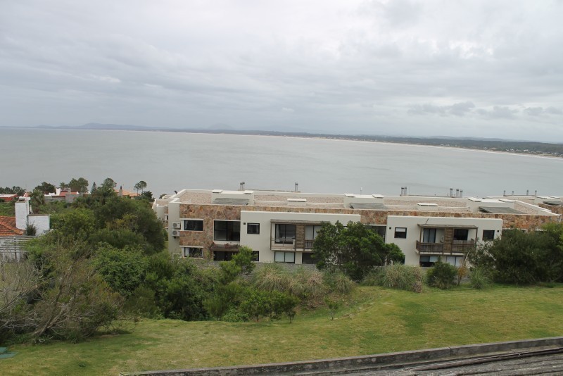 Lindo departamento en Punta Ballena con vista al mar