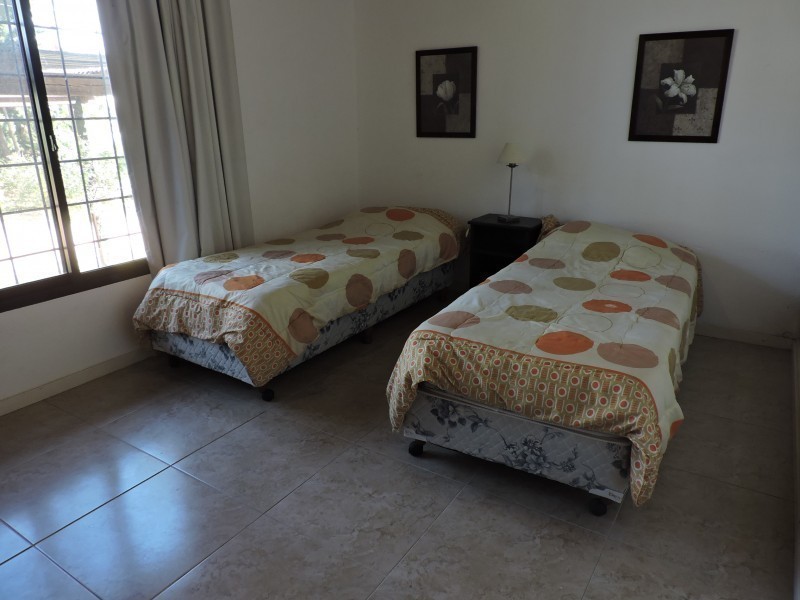 Moderna casa en alquiler y venta en Montoya.