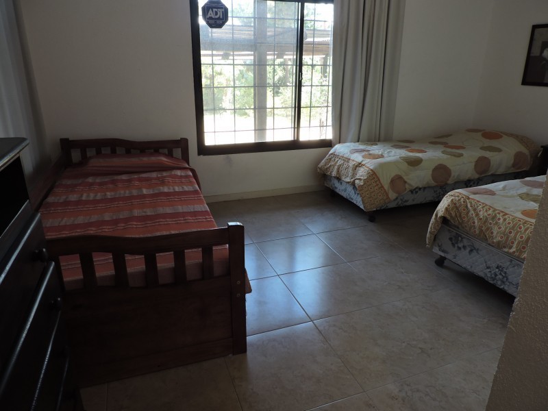 Moderna casa en alquiler y venta en Montoya.