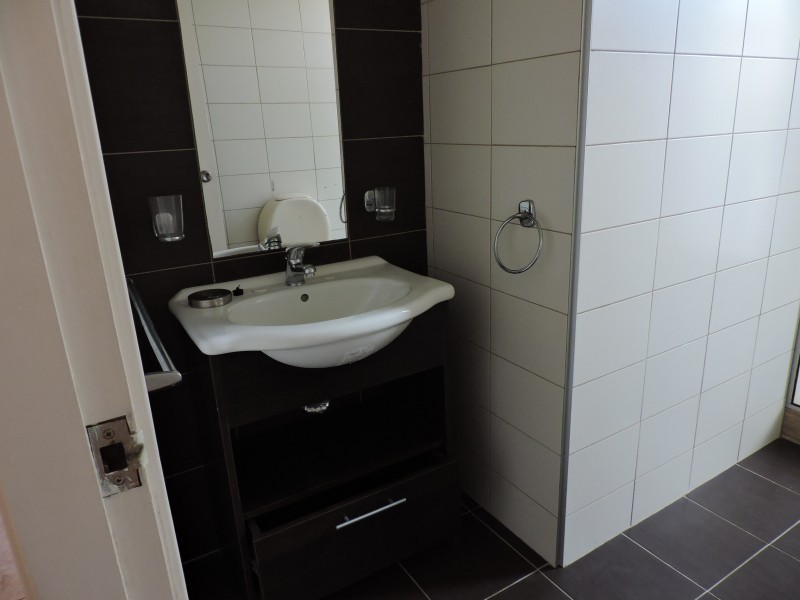 Moderna casa en alquiler y venta en Montoya.