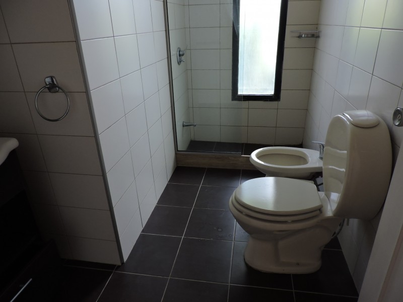 Moderna casa en alquiler y venta en Montoya.