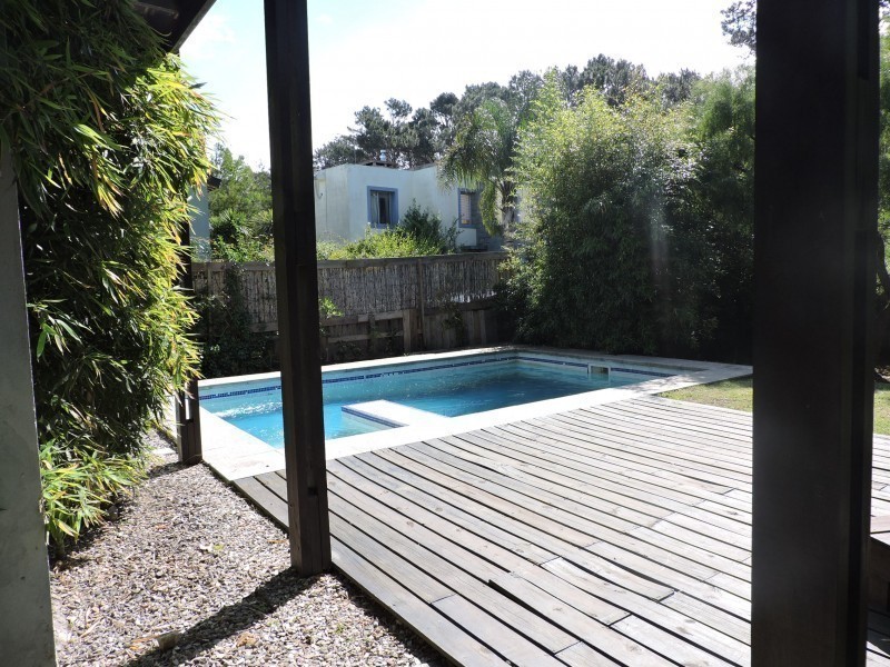 Moderna casa en alquiler y venta en Montoya.