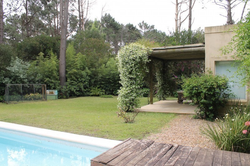 Excelente Casa con pileta en Laguna Blanca en alquiler