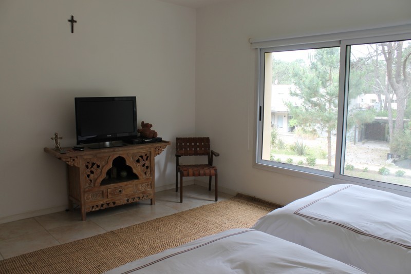 Excelente Casa con pileta en Laguna Blanca en alquiler