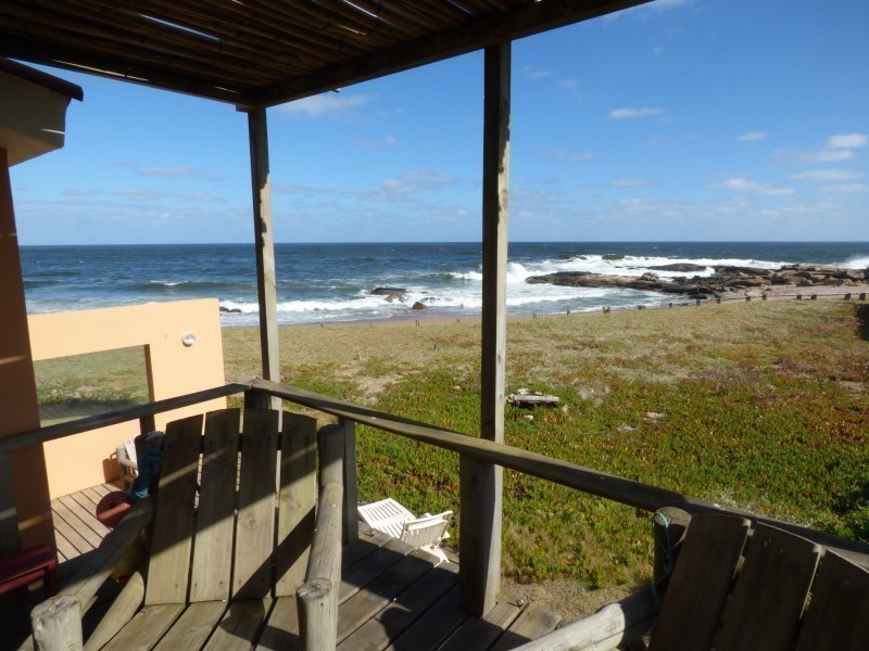 Casa en alquiler y venta en primera linea Jose Ignacio