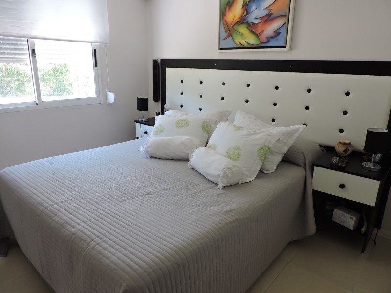 Casa en alquiler en Villa del Bosque