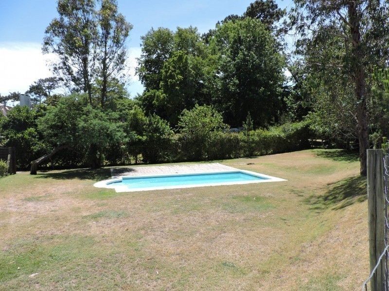 Casa en alquiler en Villa del Bosque