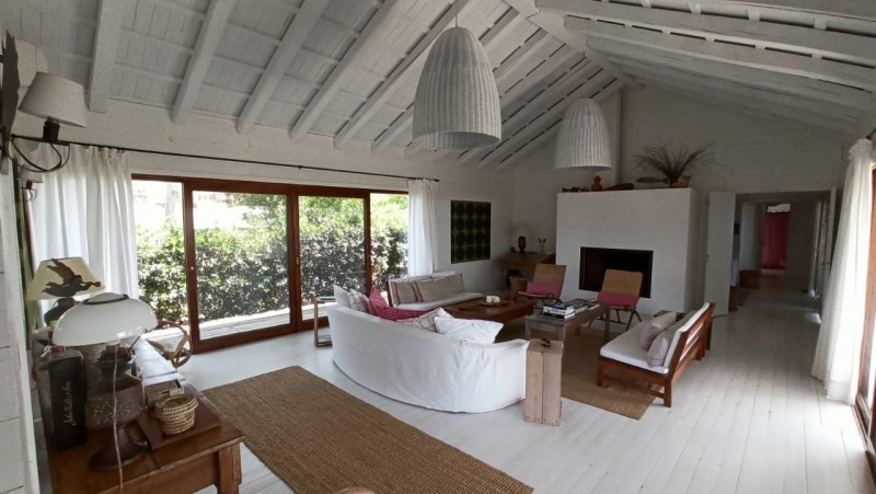 Amplia casa en Pinar del Faro Jose Ignacio