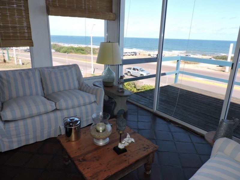 Amplio depto con excelente vista Montoya en venta  