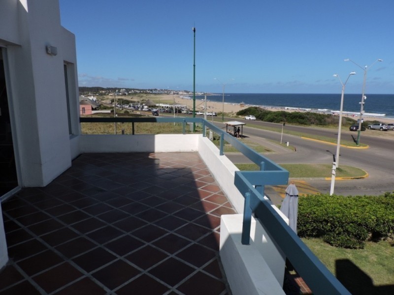 Amplio depto con excelente vista Montoya en venta  