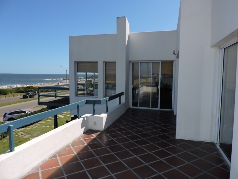 Amplio depto con excelente vista Montoya en venta  