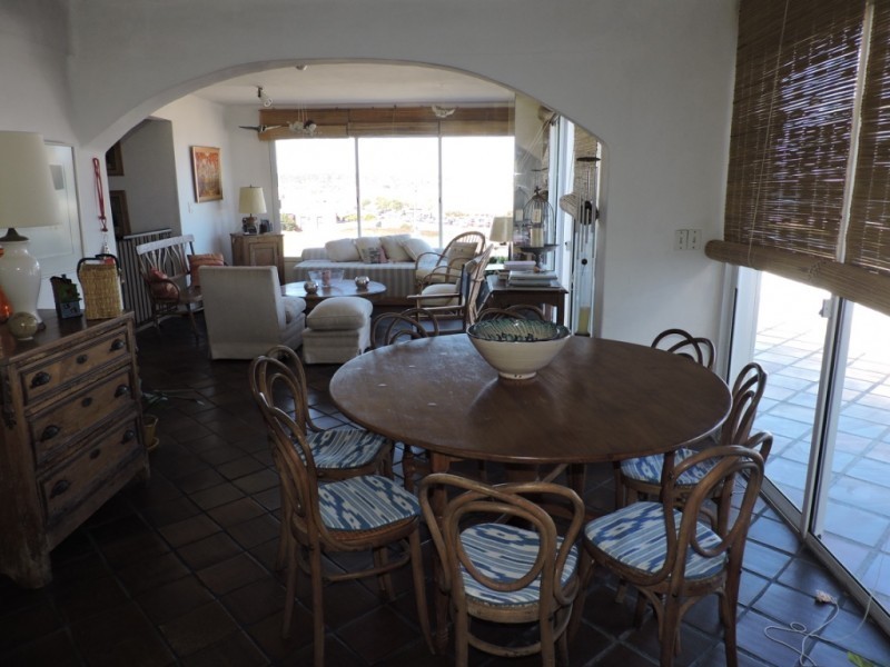 Amplio depto con excelente vista Montoya en venta  