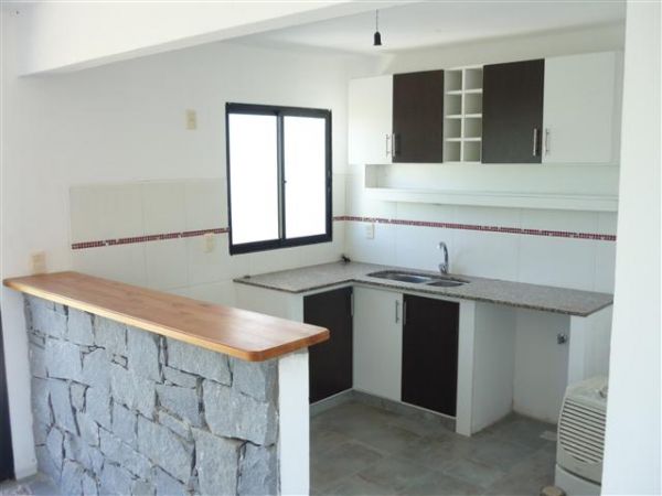 Casa a estrenar ubicada a media cuadra del mar.