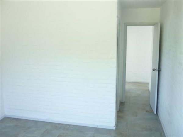 Casa a estrenar ubicada a media cuadra del mar.