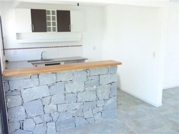Casa a estrenar ubicada a media cuadra del mar.