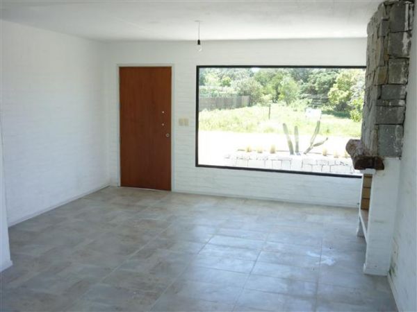 Casa a estrenar ubicada a media cuadra del mar.