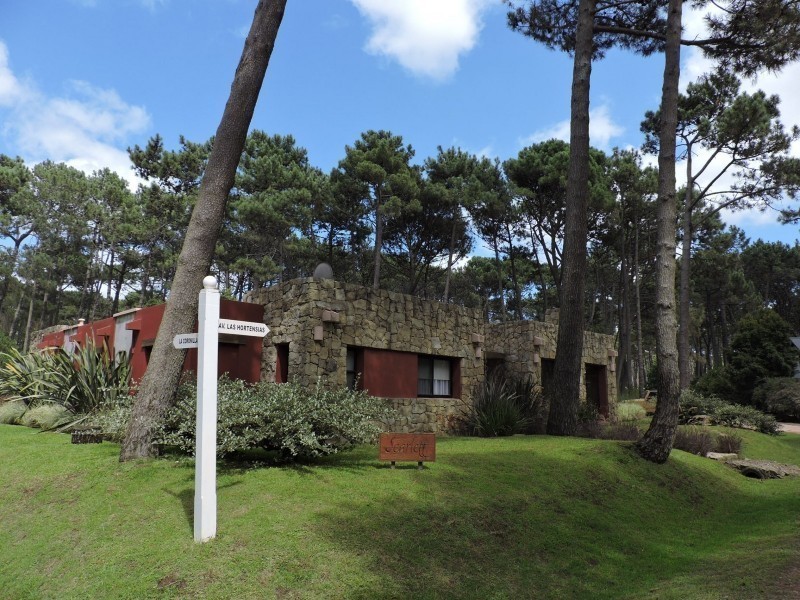 Espectacular casa en alquiler en Laguna Blanca 