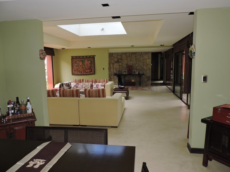 Espectacular casa en alquiler en Laguna Blanca 
