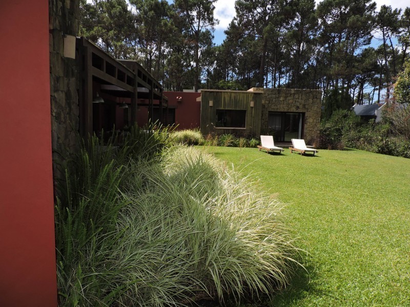Espectacular casa en alquiler en Laguna Blanca 