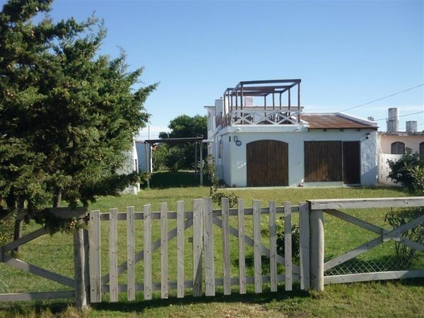 Casa en alquiler en Balneario Buenos Aires.