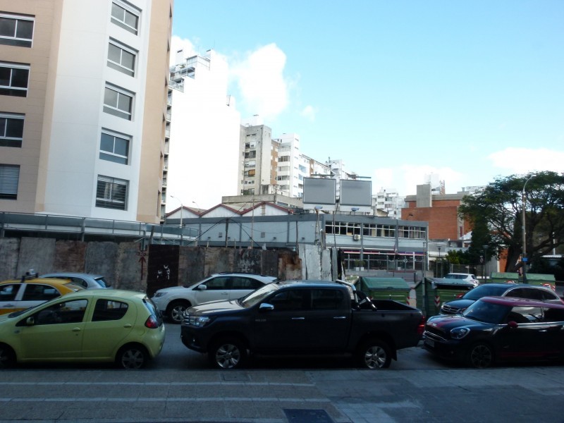 Excelente Local Comercial en Echevarríarza 3255.