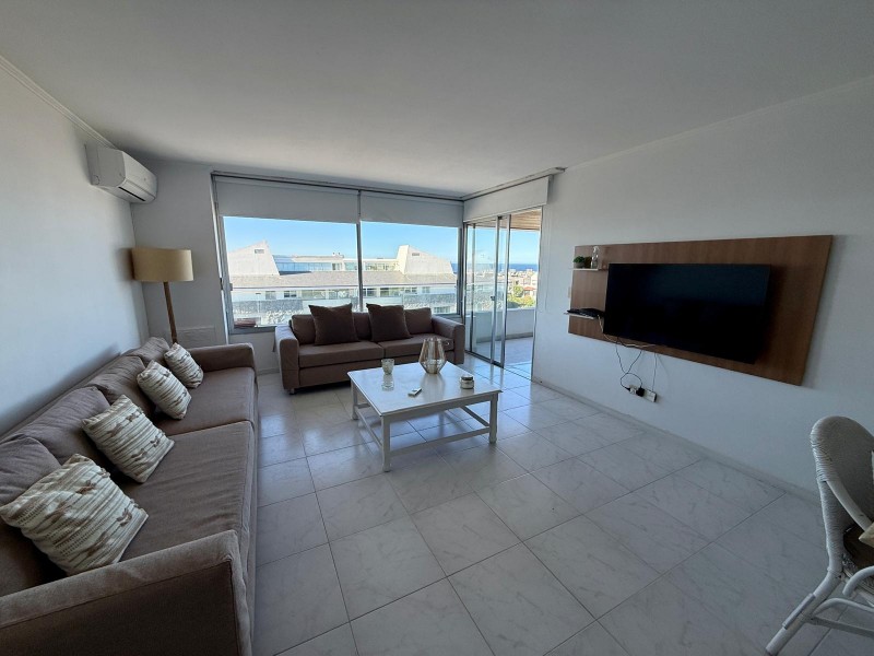 Esturión Uno Penthouse en alquiler y venta en Montoya
