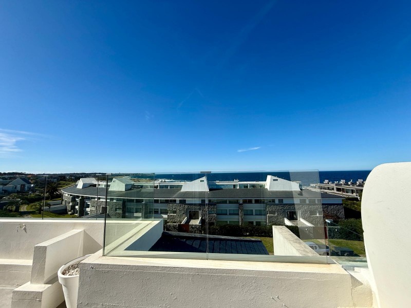Esturión Uno Penthouse en alquiler y venta en Montoya