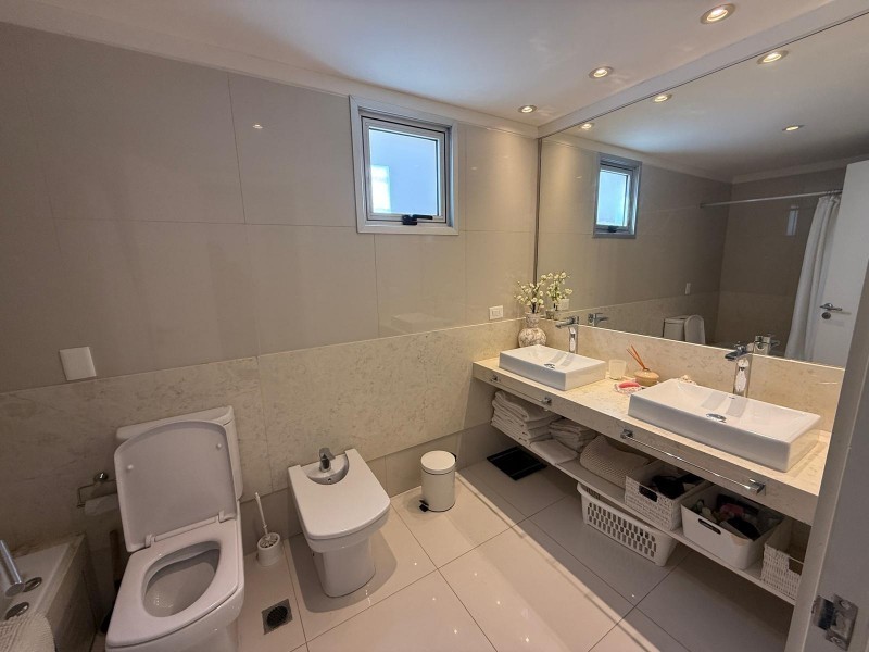 Excelente depto moderno en venta y alquiler Manantiales sobre ruta 10