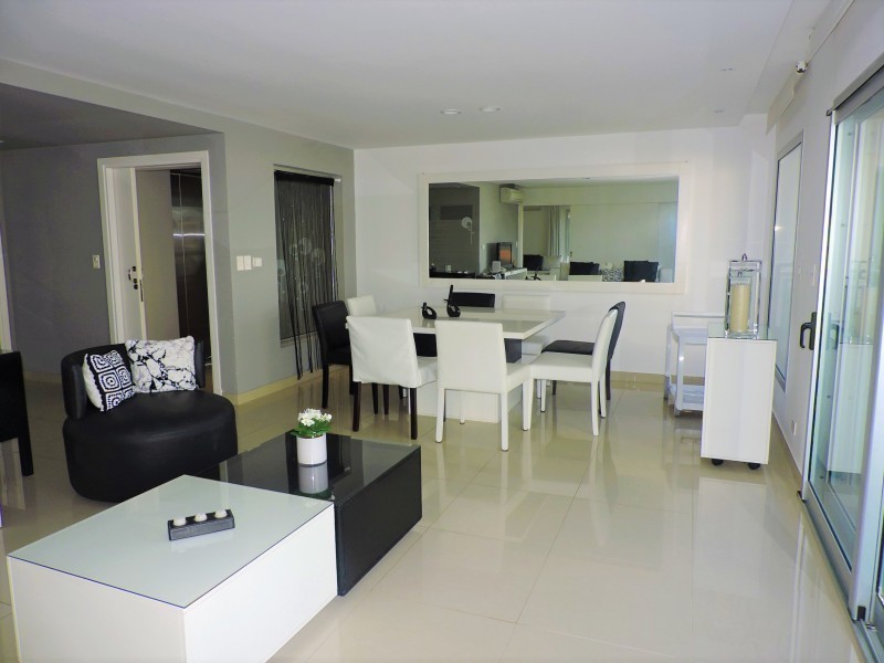 Hermoso apto semipiso a pasos de Playa Brava