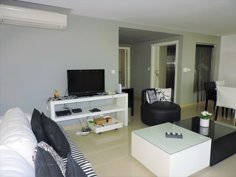 Hermoso apto semipiso a pasos de Playa Brava