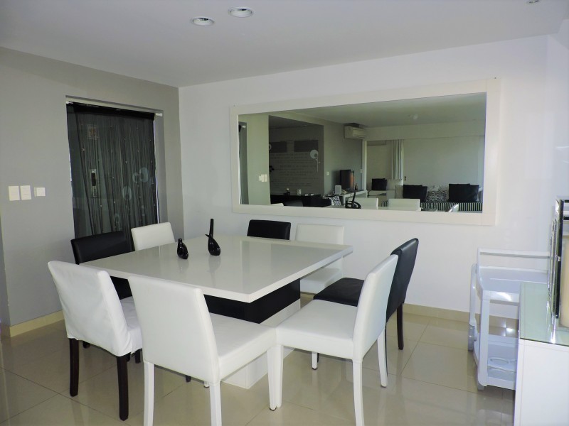 Hermoso apto semipiso a pasos de Playa Brava