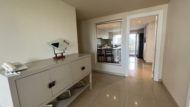 Hermoso semipiso con vista al mar a pasos de Playa Brava