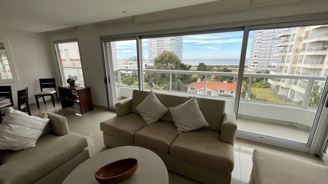 Hermoso semipiso con vista al mar a pasos de Playa Brava