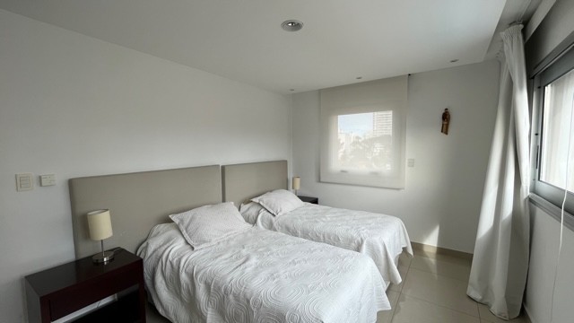 Hermoso semipiso con vista al mar a pasos de Playa Brava