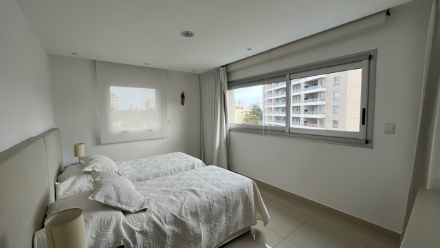 Hermoso semipiso con vista al mar a pasos de Playa Brava