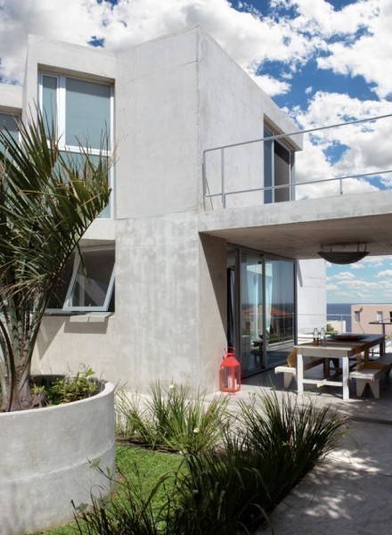 Excelente casa minimalista en Punta Piedras con hermosa vista al mar