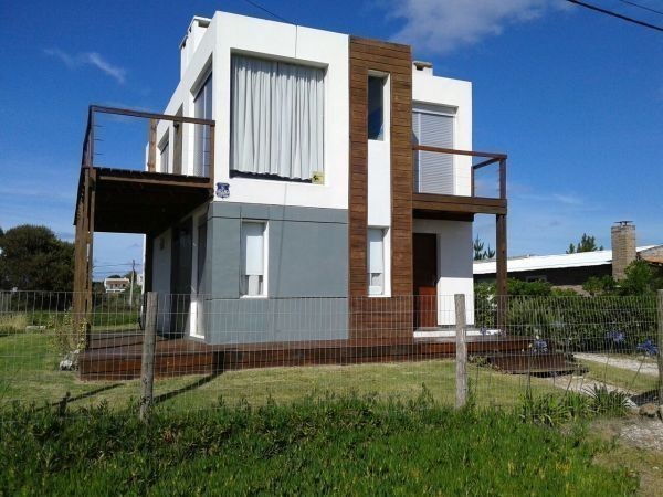 Casa en venta y alquiler en Balneario Buenos Aires