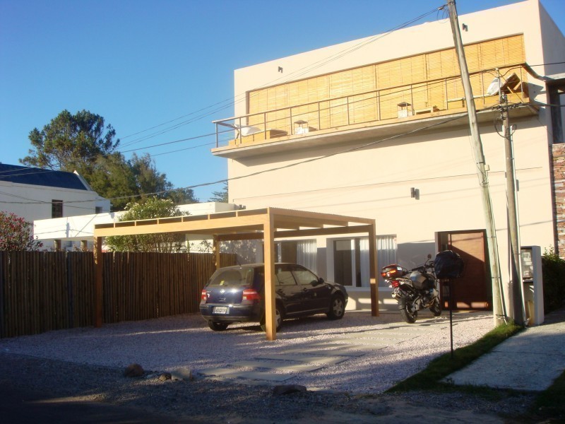 Hermosa casa moderna de la ruta al mar en La Barra