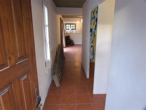 Casa de muy buena construcción en zona balnearia.