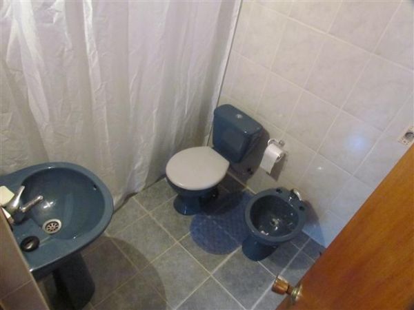 Casa de muy buena construcción en zona balnearia.
