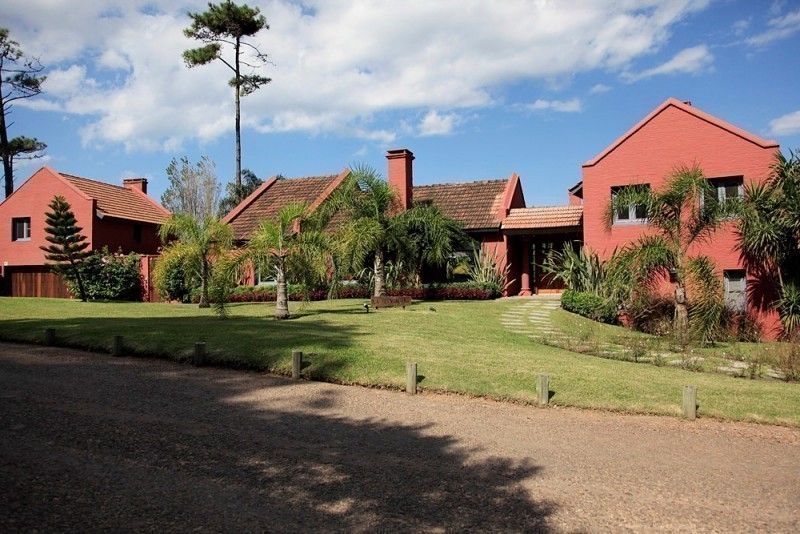 Espectacular residencia en La Barra a pasos del mar