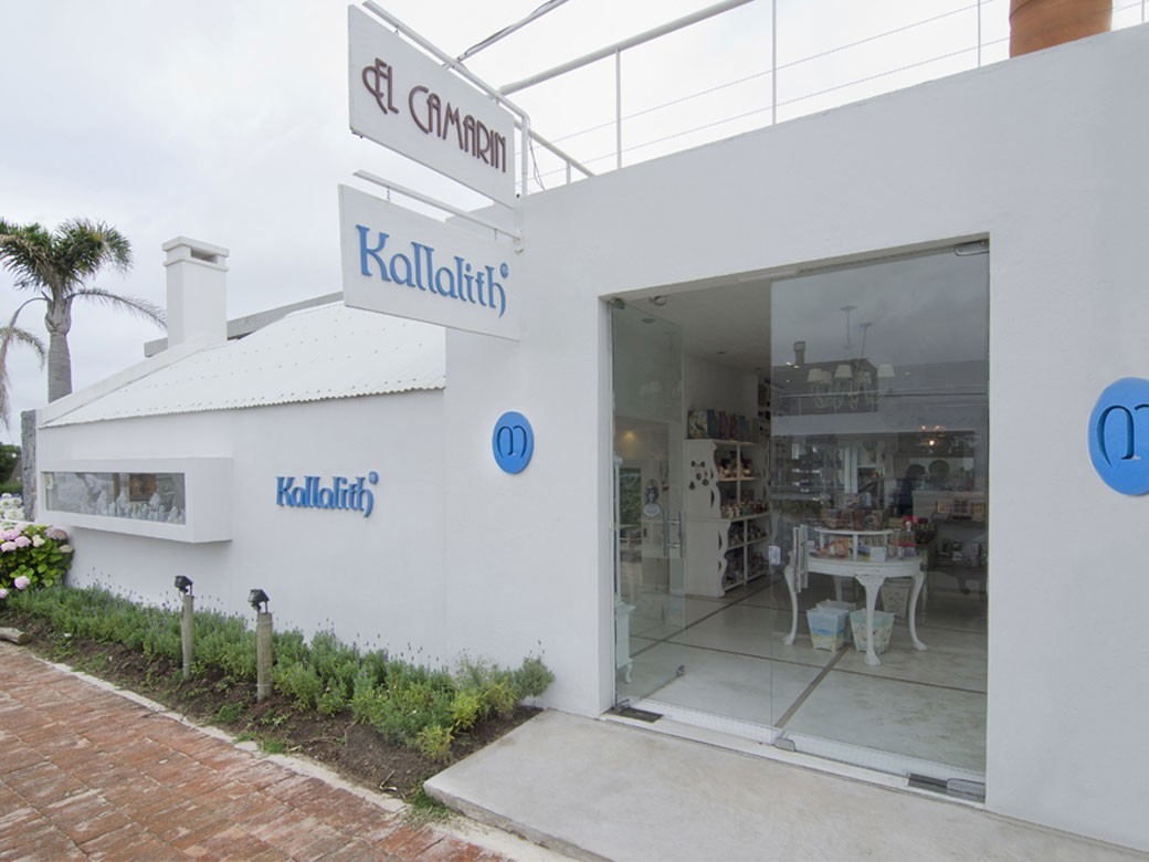 Excelente local comercial sobre ruta 10 en Manantiales