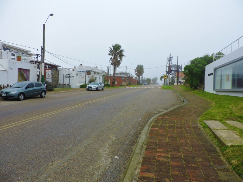Excelente local comercial sobre ruta 10 en Manantiales
