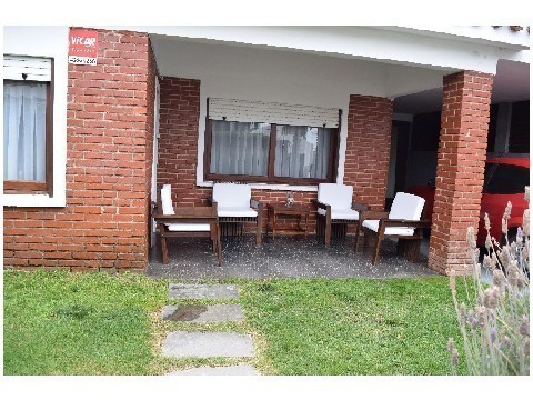 Interesante casa apta para local comercial sobre Ruta 10 Manantiales